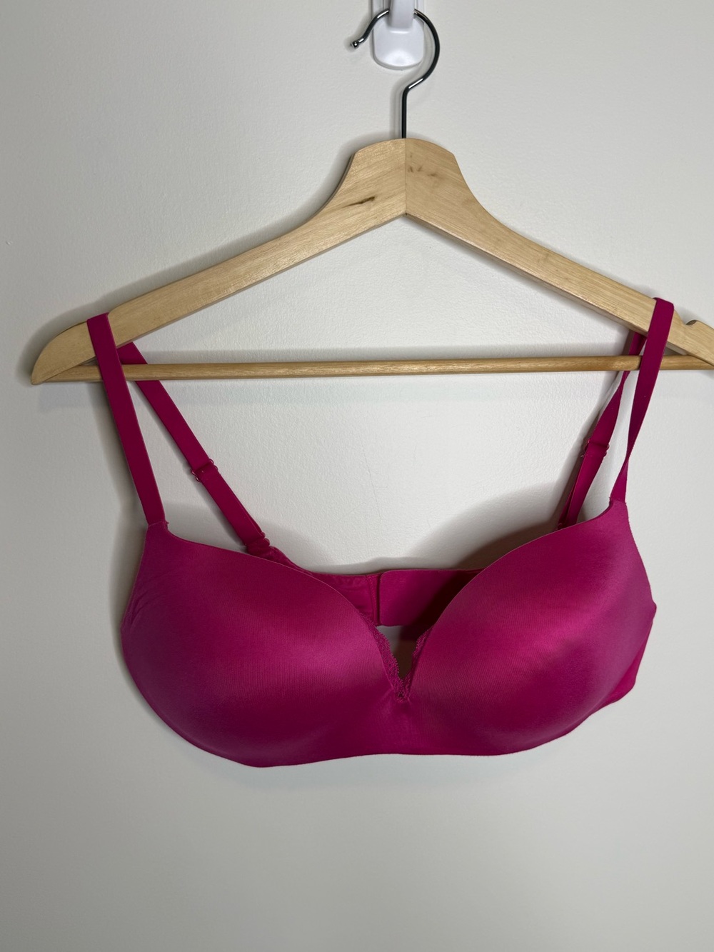 Victoria's Secret Pink plunge Bra size 34D